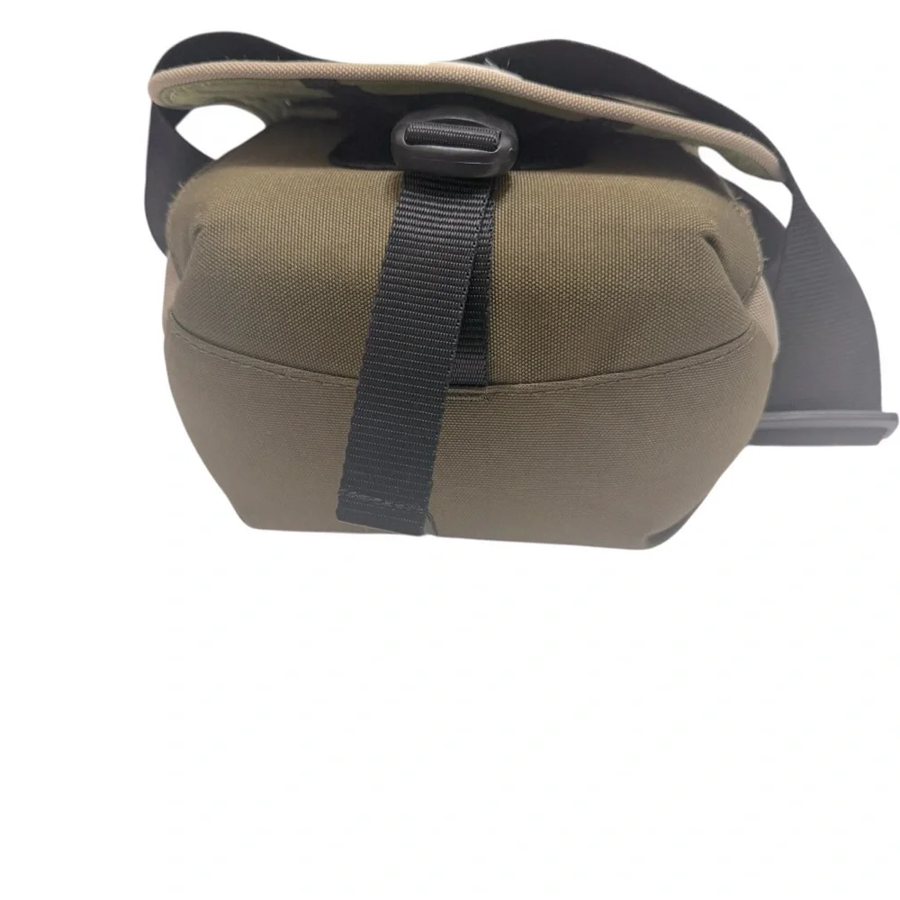 Crumpler Camera Bag “5 million dollar‎ home”